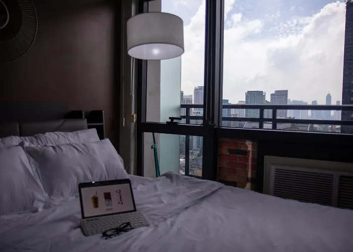 E-studio,best Sunset Pool,luxury,hotel Style * Manila