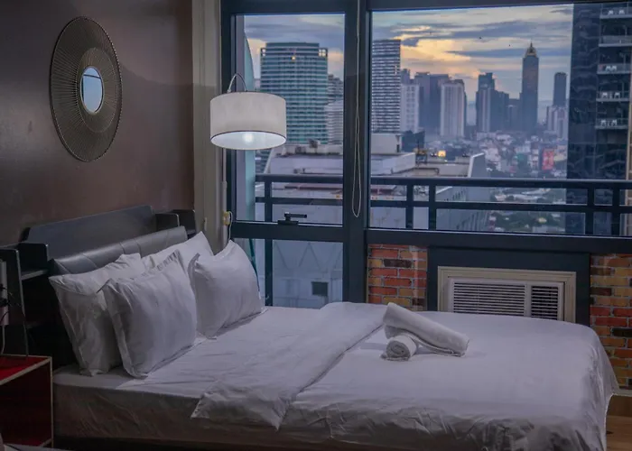 E-studio,best Sunset Pool,luxury,hotel Style Apartment Manila