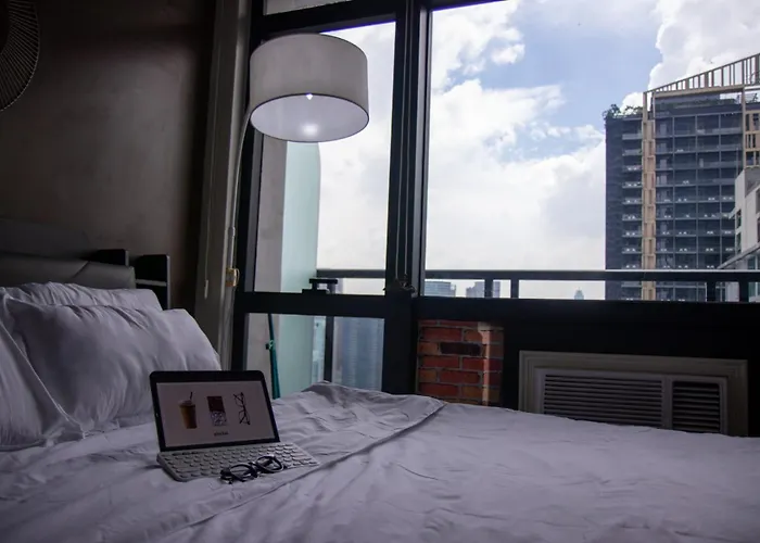 E-studio,best Sunset Pool,luxury,hotel Style Apartment Manila